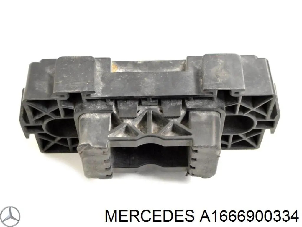 1666900334 Mercedes 