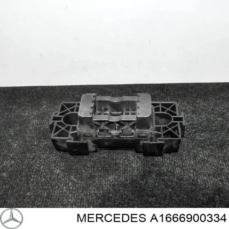 Купить 1666900334 Mercedes 