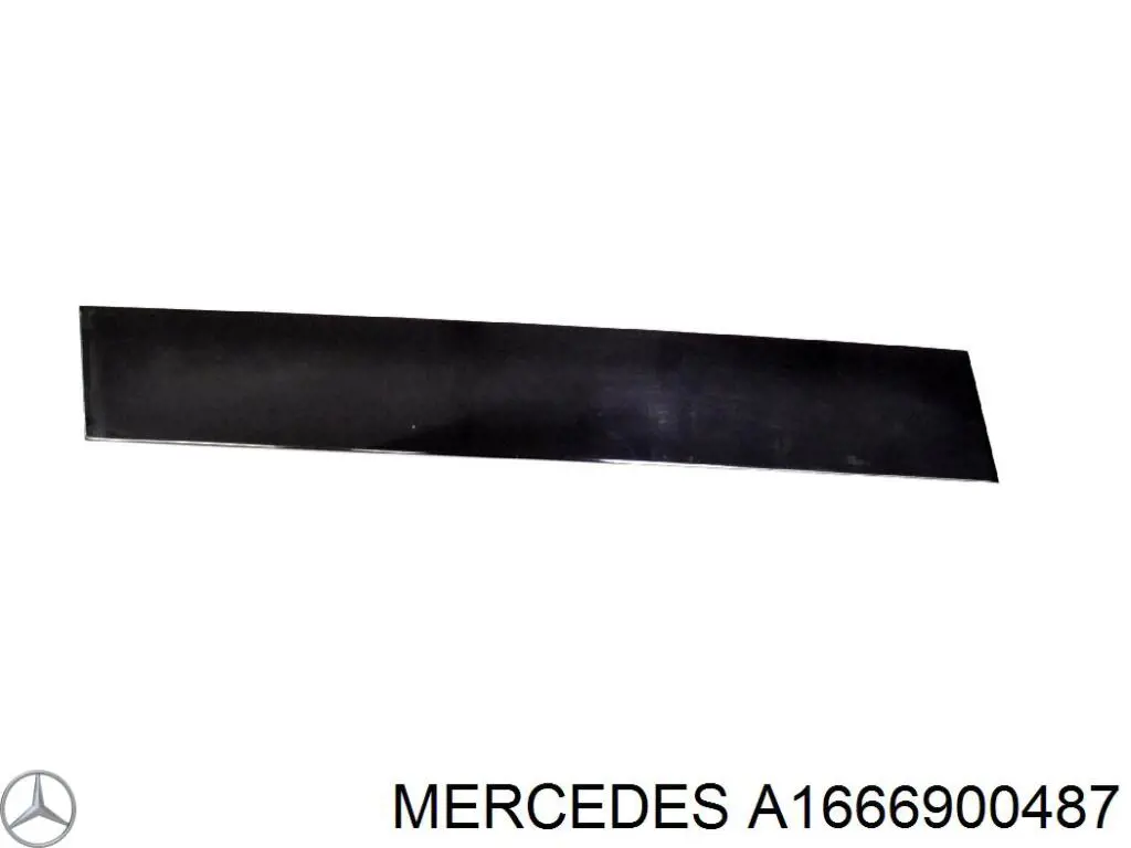 Купить 1666900487 Mercedes Накладка двери задней правой вертикальная