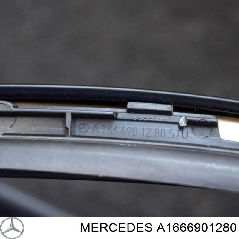 Молдинг ветрового стекла правый Mercedes 1666901280 цена, от 38.01 USD