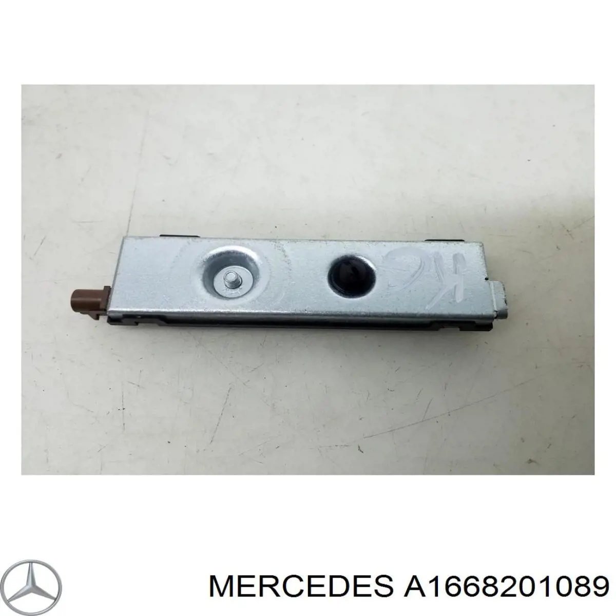 Усилитель сигнала антенны Mercedes 1669051702