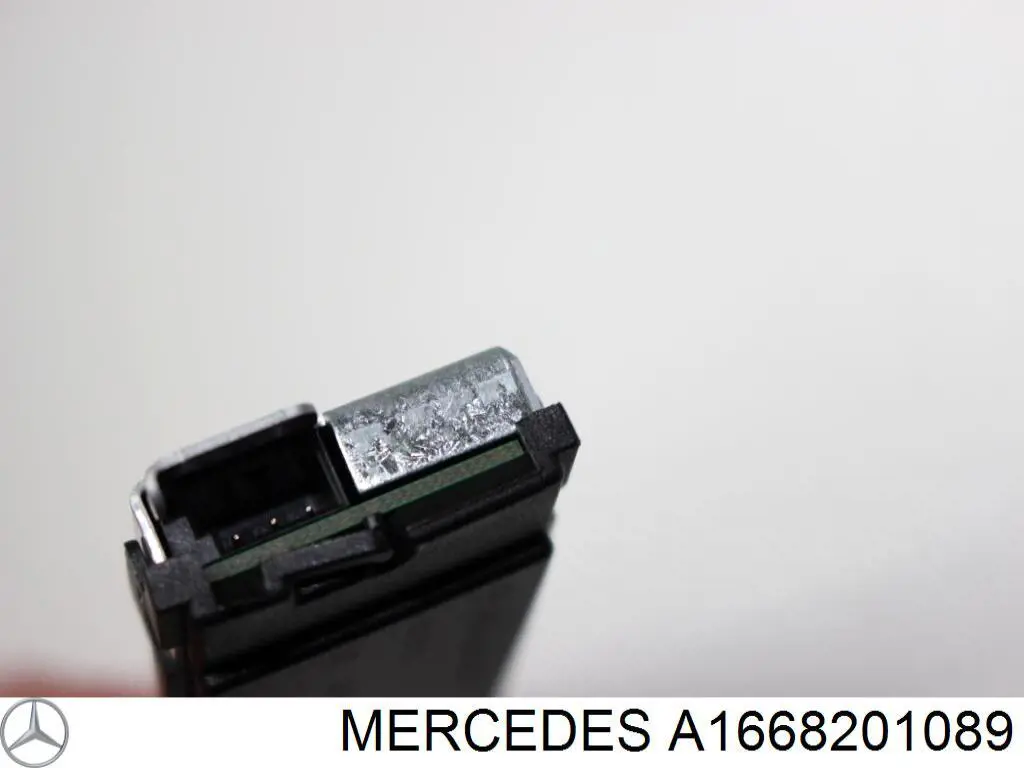 Купить 1669051702 Mercedes Усилитель сигнала антенны