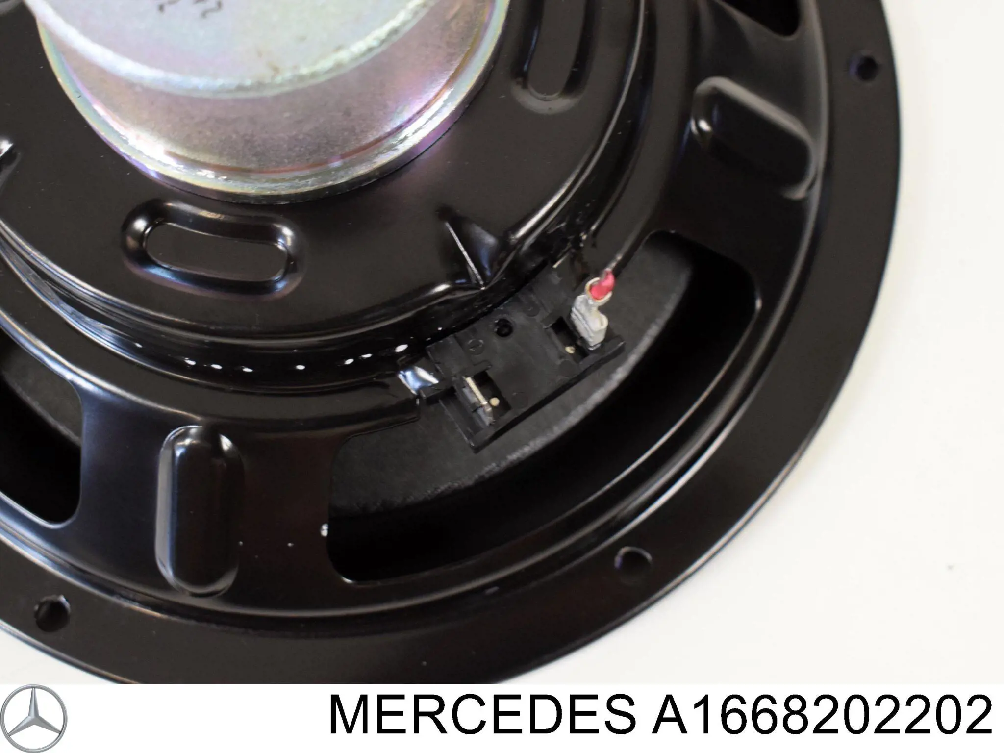 1668202202 Mercedes Сабвуфер