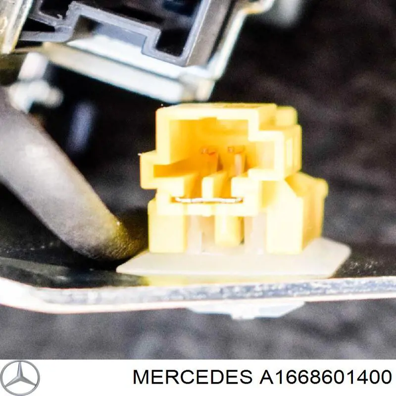 Ремень безопасности передний правый Mercedes A1668601400