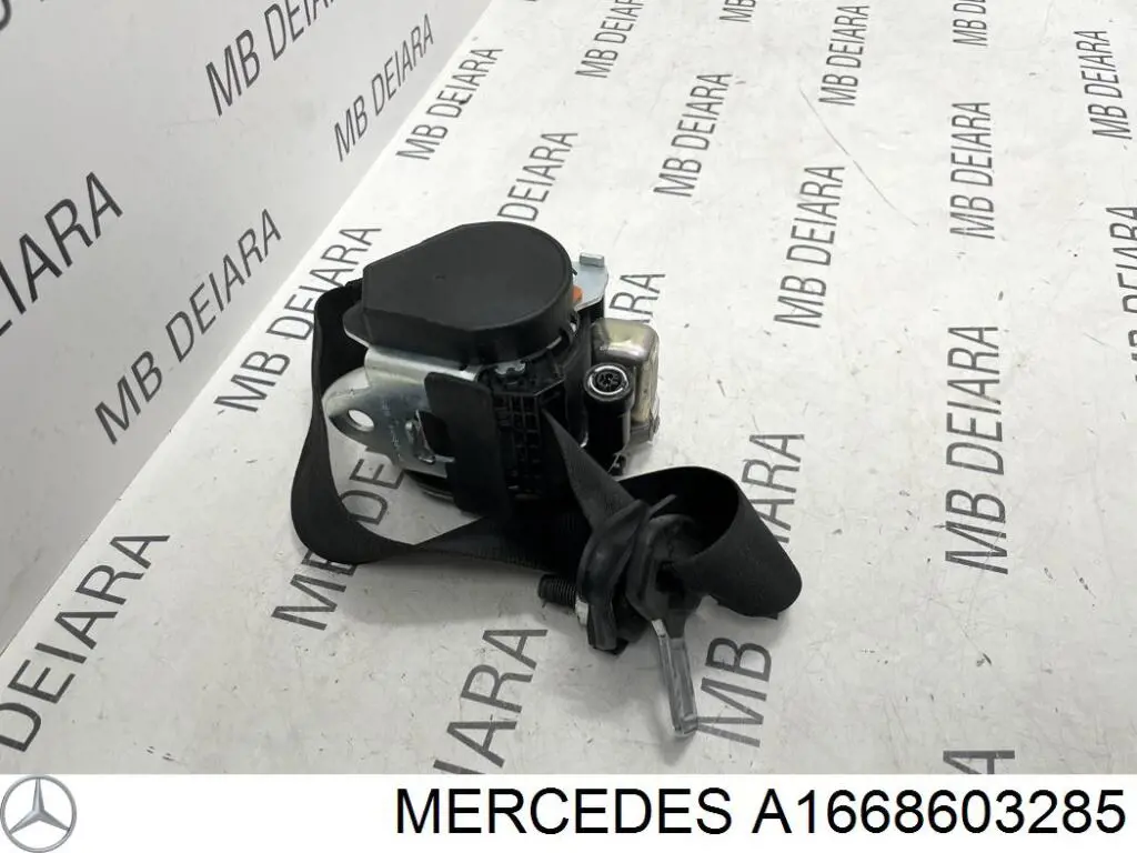 A16686032859C94 Mercedes Ремень безопасности задний правый