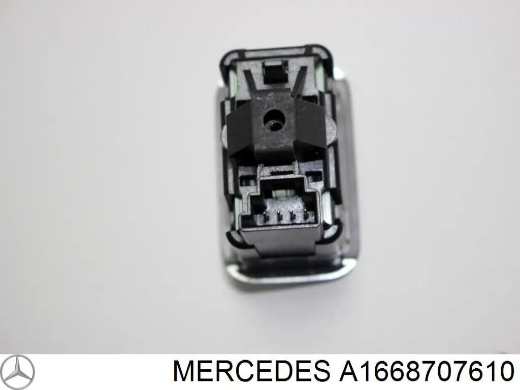 Кнопка салона привода крышки багажника (двери 3/5-й (ляды) A1668707610 Mercedes