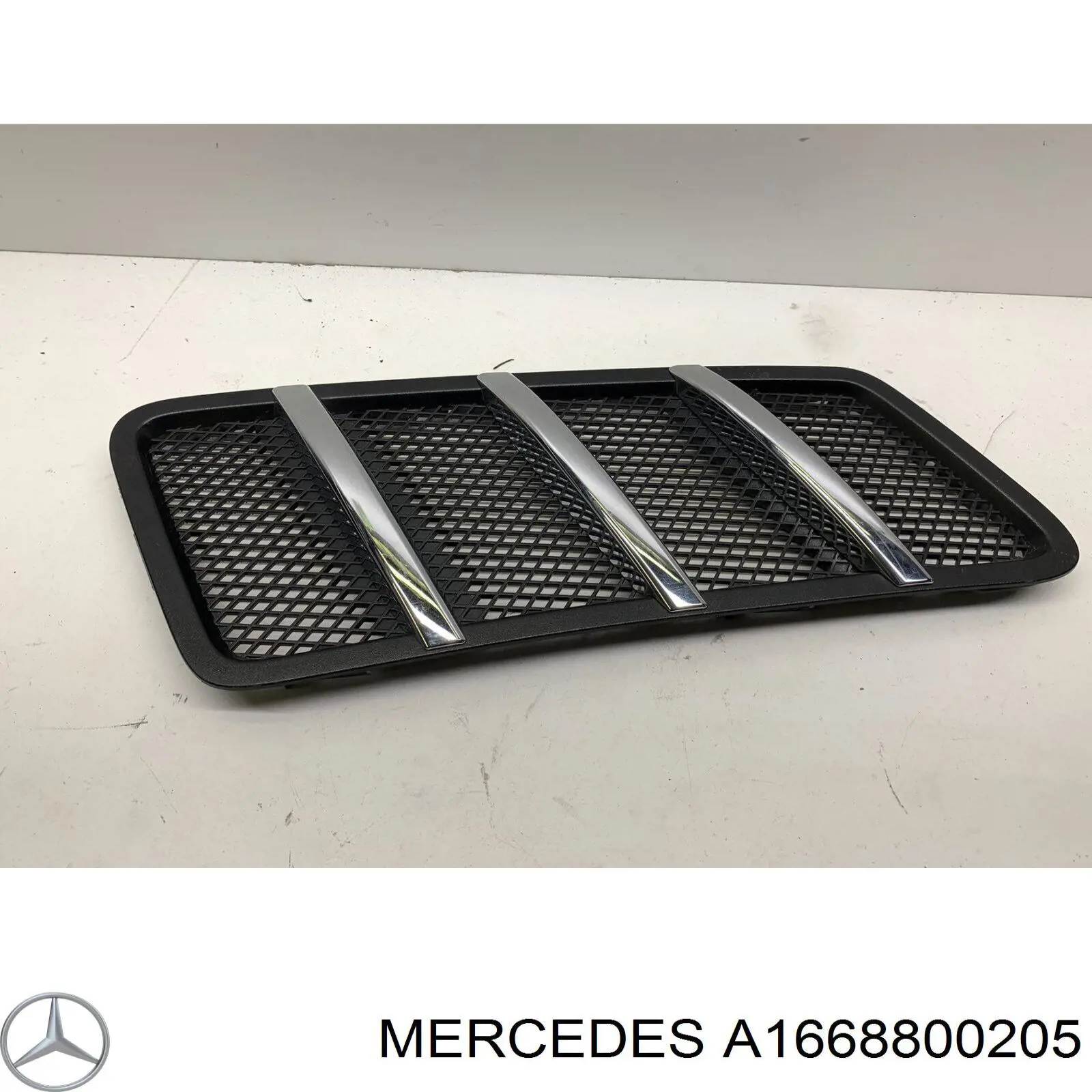 Купить 1668800205 Mercedes Пластик под лобовое стекло