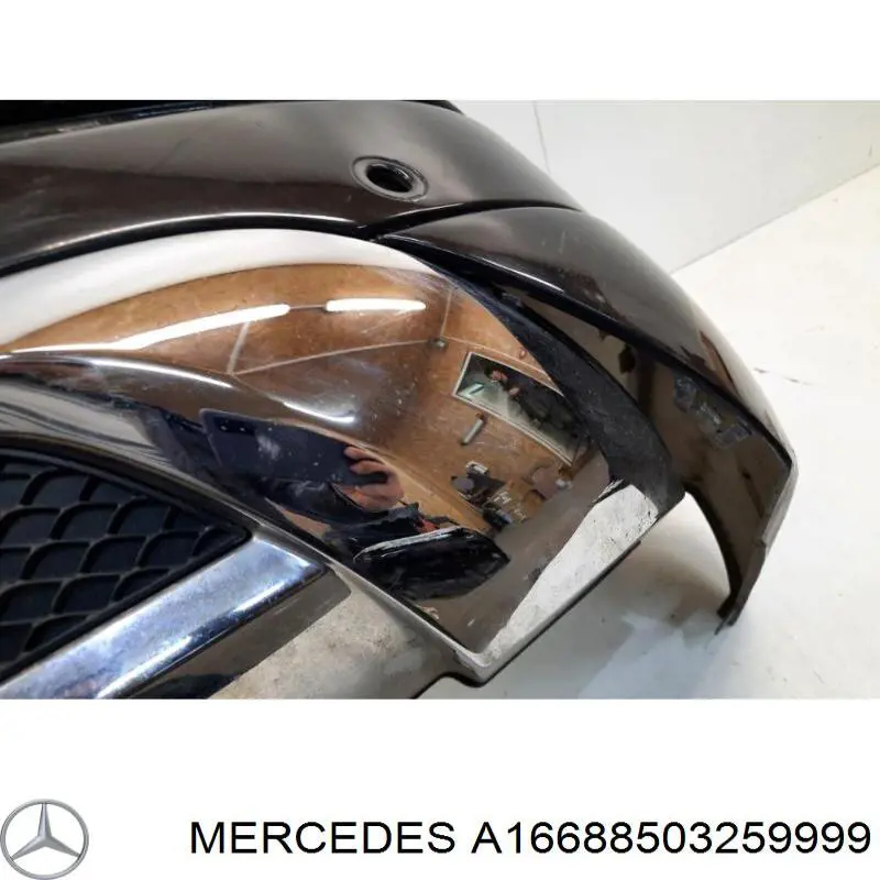Верхняя часть заднего бампера 1668850325 Mercedes