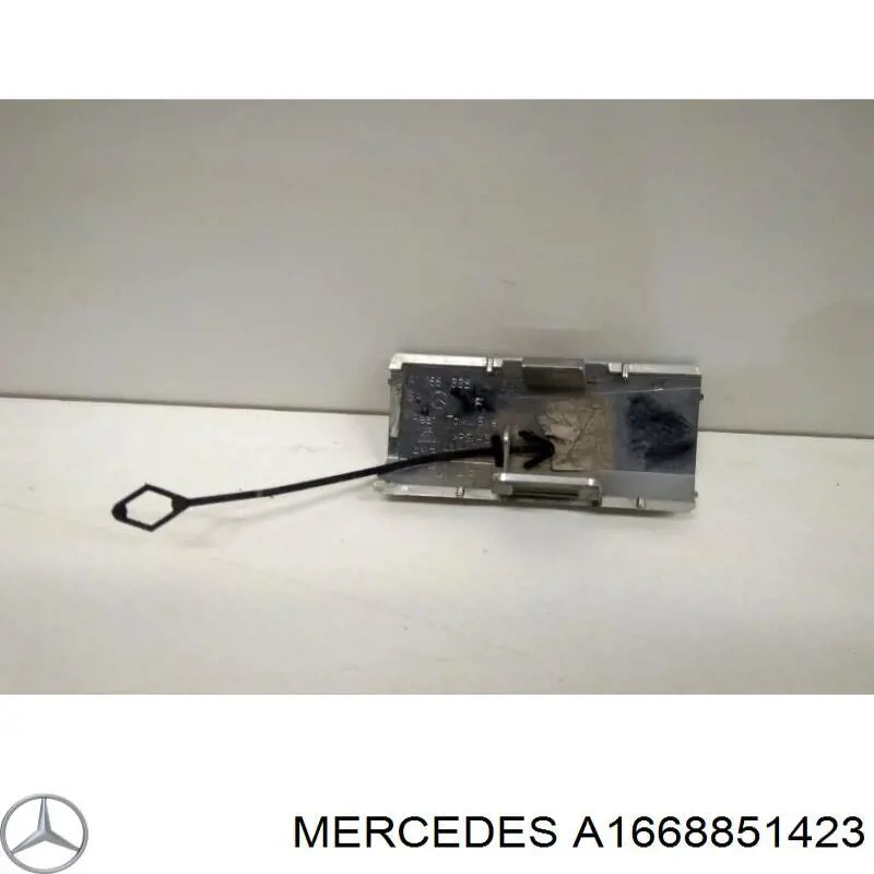 Заглушка бампера буксировочного крюка, задняя на Mercedes ML/GLE (W166)