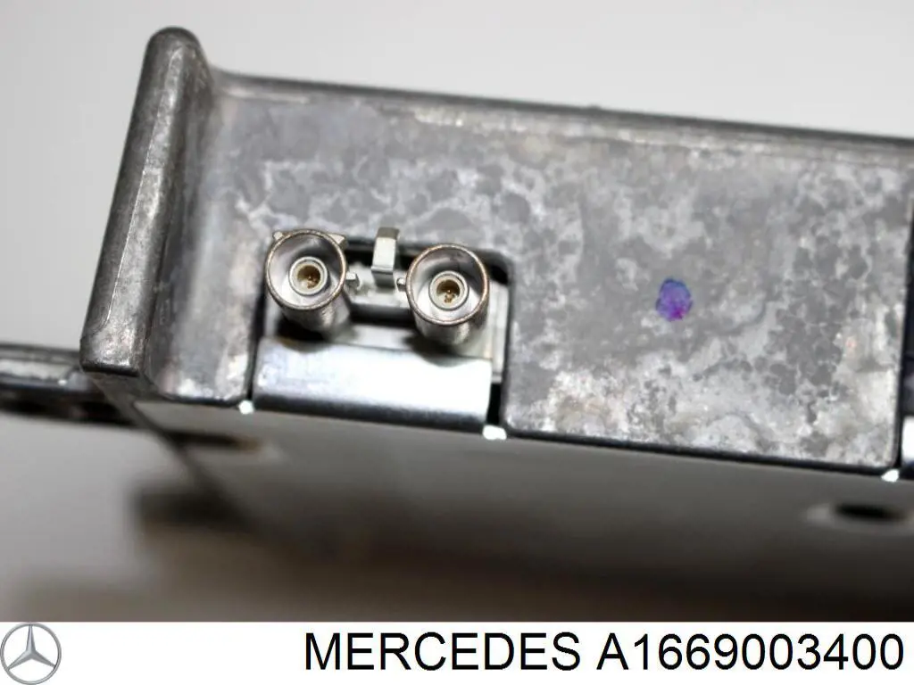  Mercedes 1669003400