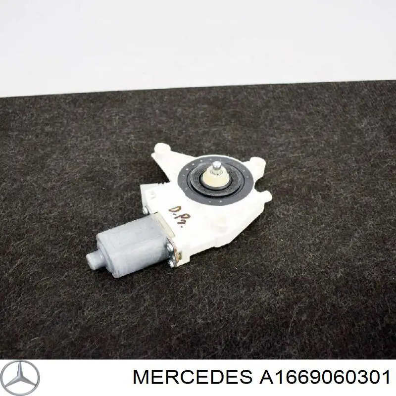 Мотор стеклоподъемника двери передней правой 1669060301 Mercedes