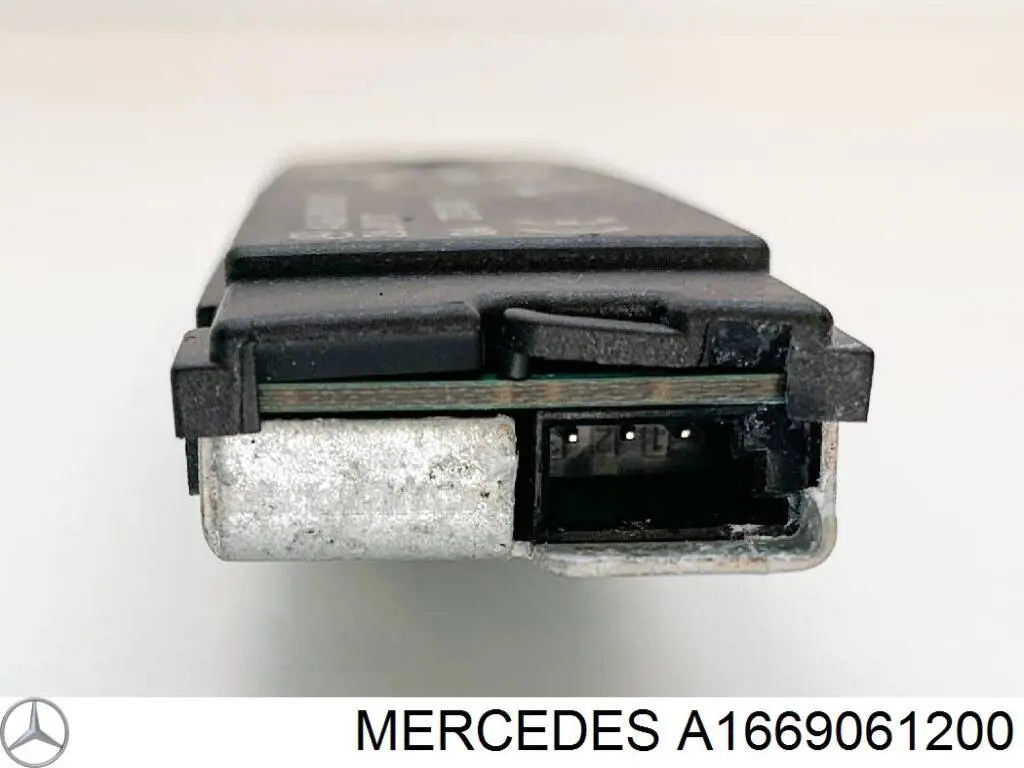 Купить 1669061200 Mercedes 