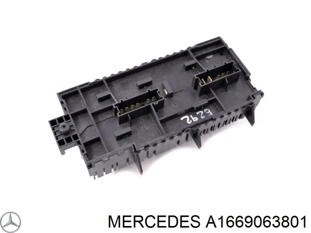 Купить 1669063801 Mercedes Монжатный блок реле