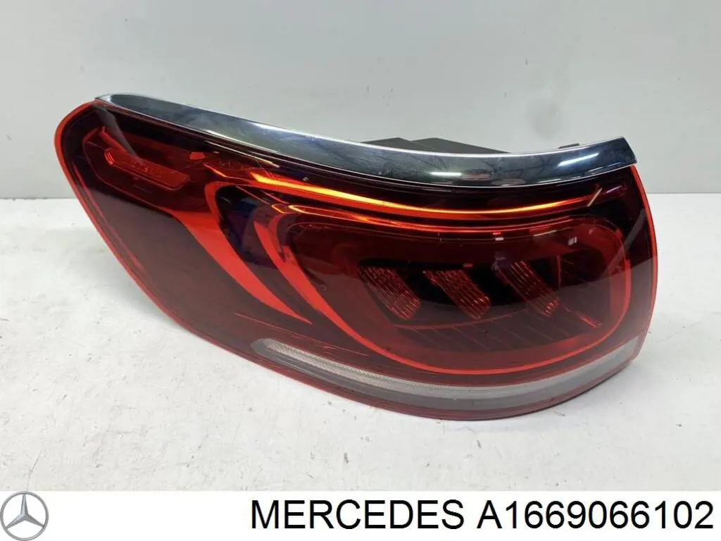 Фонарь задний правый внешний A1669066102 Mercedes