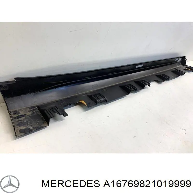 1676982101 Mercedes 