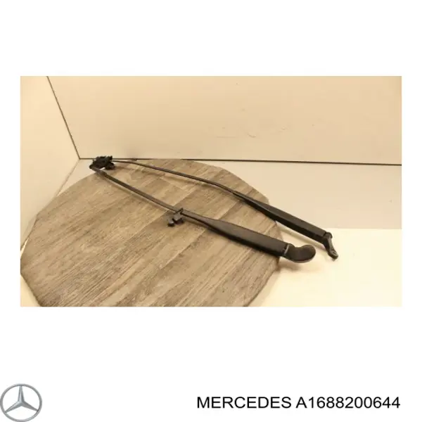 1688200644 Mercedes Поводок дворника