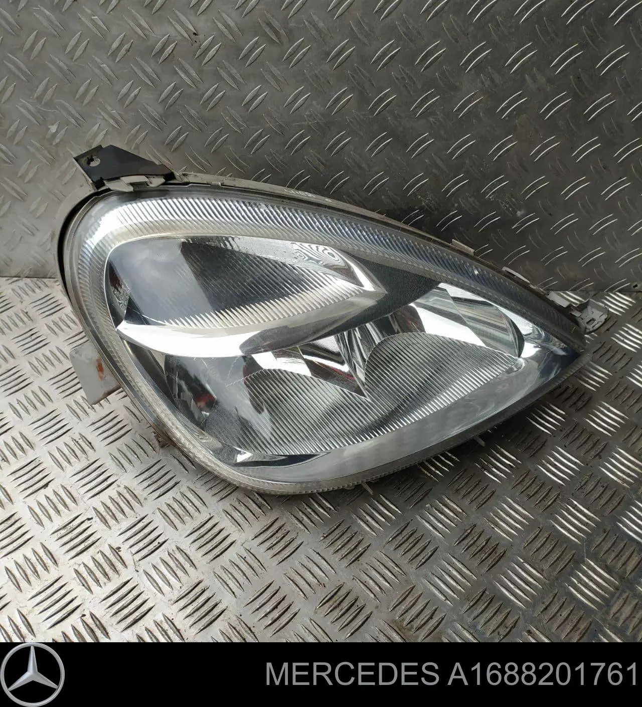 Фара левая Mercedes 0301192201 цена, от 50.68 USD