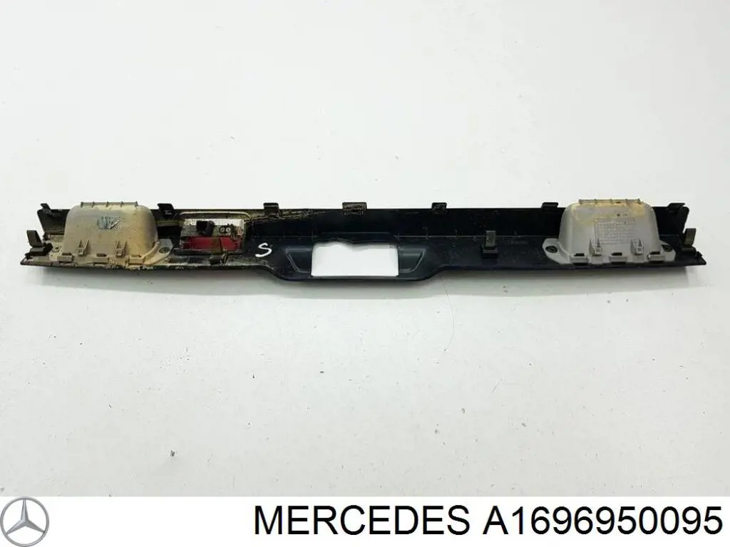  1696950095 Mercedes