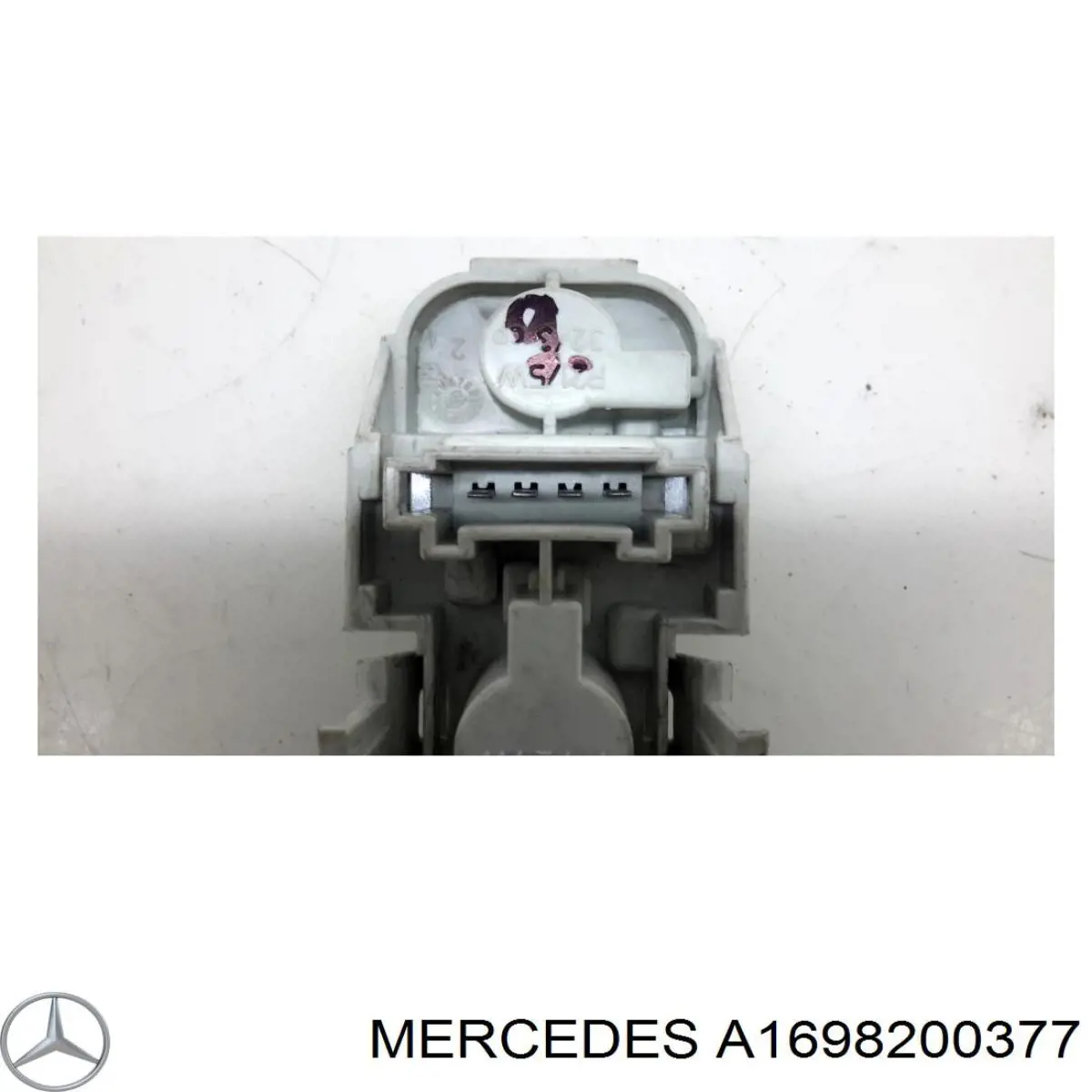 Задний левый внешний фонарь Mercedes A1698200377