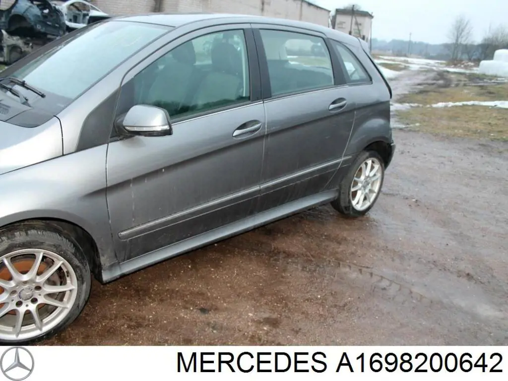 Купить A1698200642 Mercedes Электродвигатели (электродвигатель отопителя) или розетка прицепа штепсельная