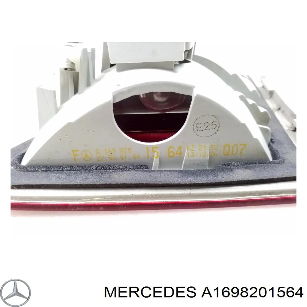 Фонарь задний левый внутренний 1698201564 Mercedes