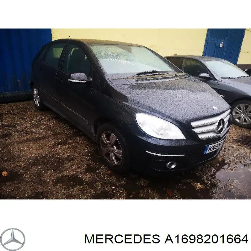 Фонарь задний правый, внутренний Mercedes A1698201664 цена, от 29.33 USD