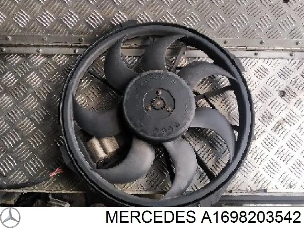 A1698203542 Mercedes электровентилятор охлаждения в сборе (мотор+крыльчатка)