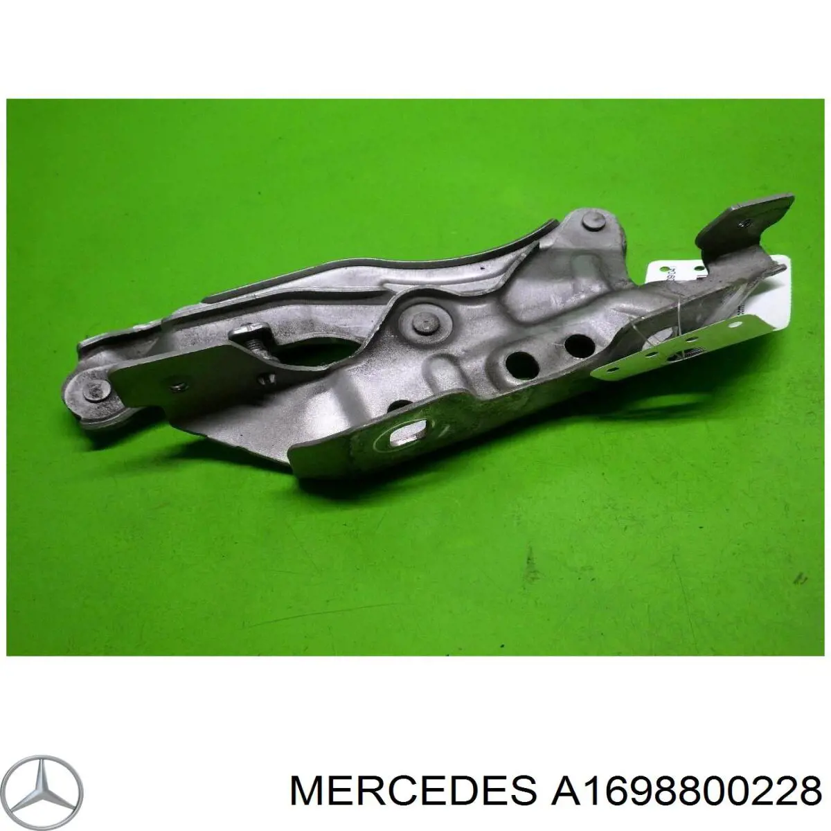 1698800228 Mercedes