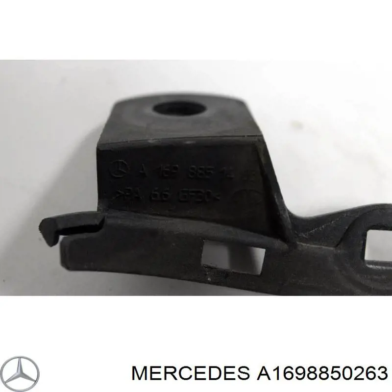 Направляющая заднего бампера, правая Mercedes A1698850263