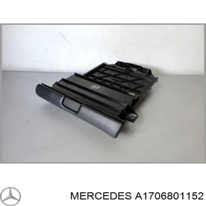 A1706801152 Mercedes Футляр для очков