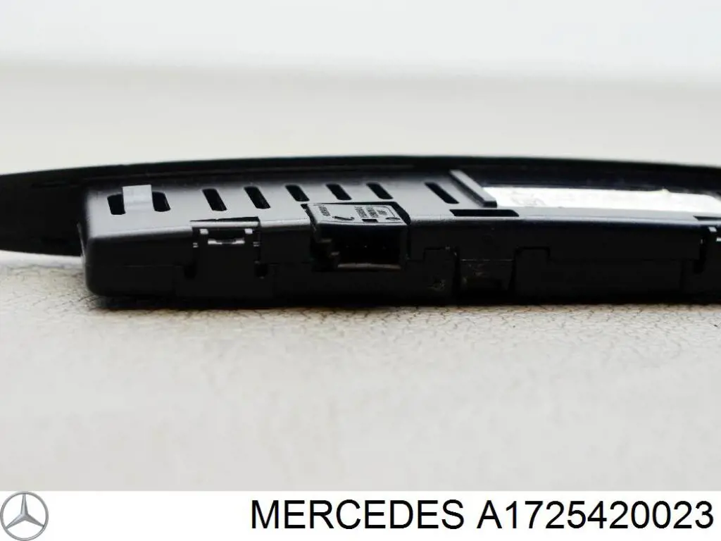 Дисплей парктроника A172542002364 Mercedes
