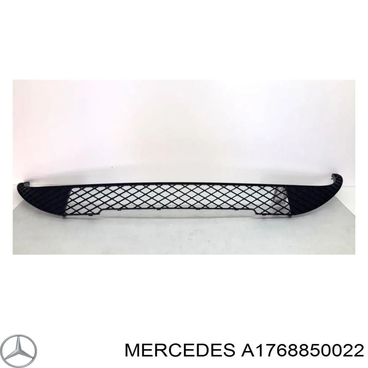 Решетка бампера переднего центральная A1768850022 Mercedes