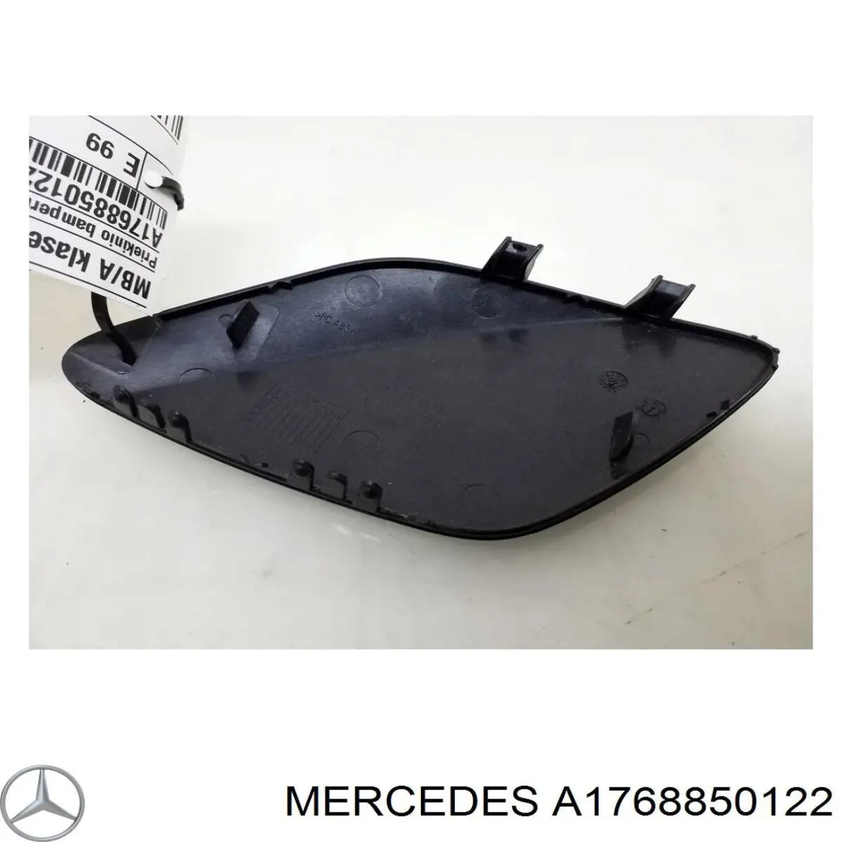 A1768850122 Mercedes Передняя заглушка бампера буксировочного крюка