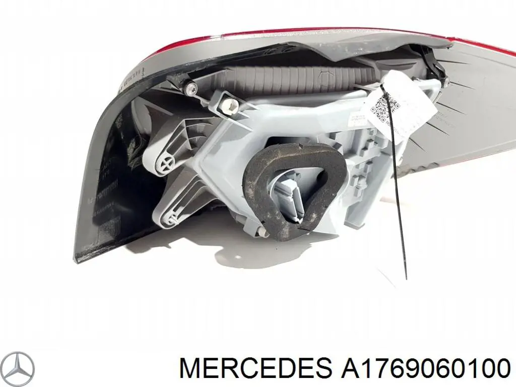 Фонарь задний левый A1769060100 Mercedes