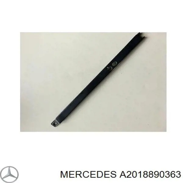 Ресничка (накладка) левой фары A2018890363 Mercedes