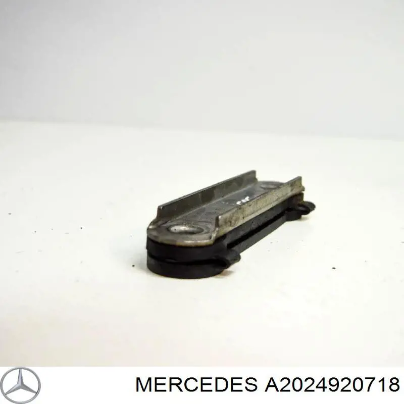 2024920718 Mercedes 