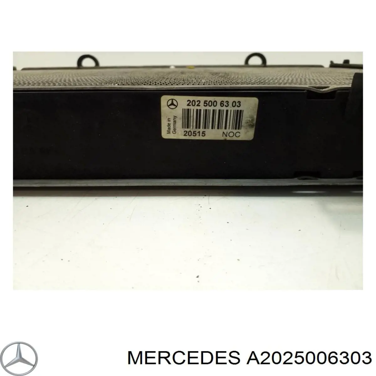 2025006303 Mercedes Радиатор основной