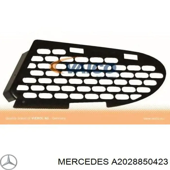 A2028850423 Mercedes решетка бампера переднего правая