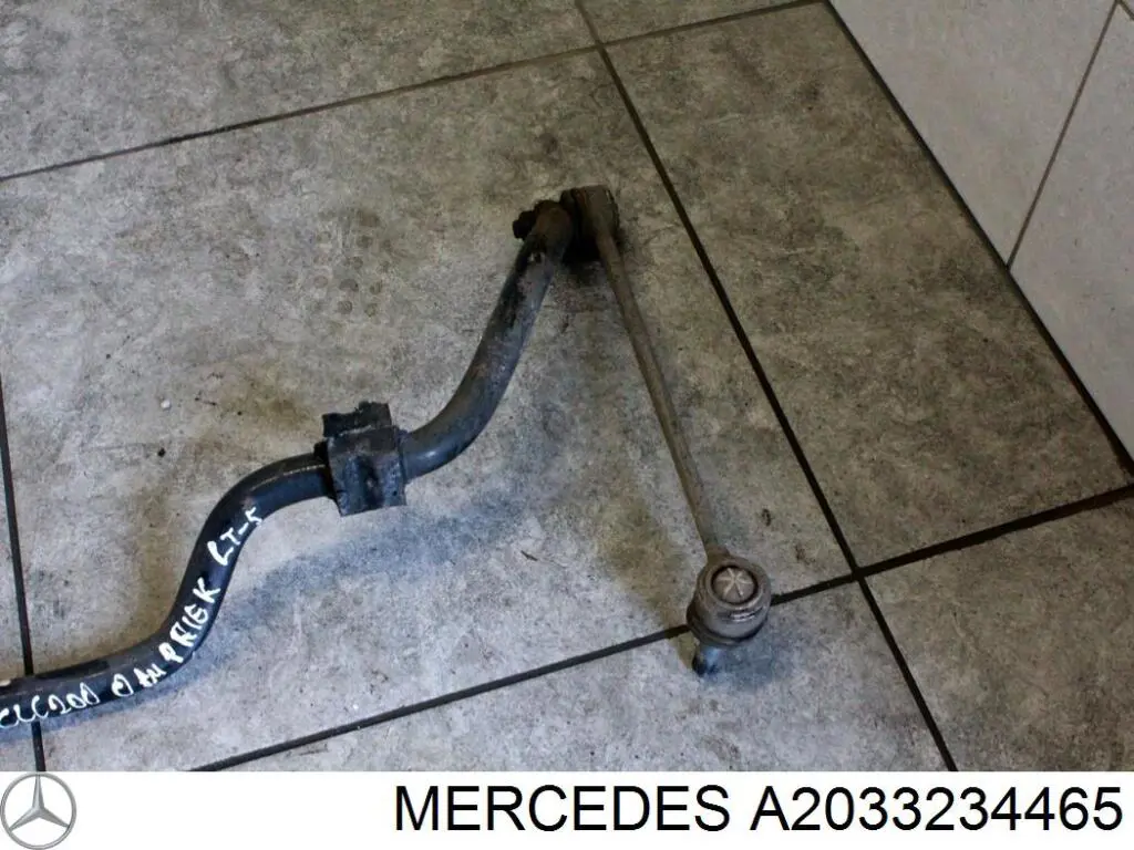 Передний стабилизатор 2033234465 Mercedes