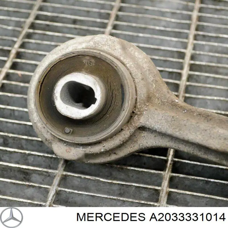 Купить A2033331014 Mercedes Сайлентблок переднего верхнего рычага
