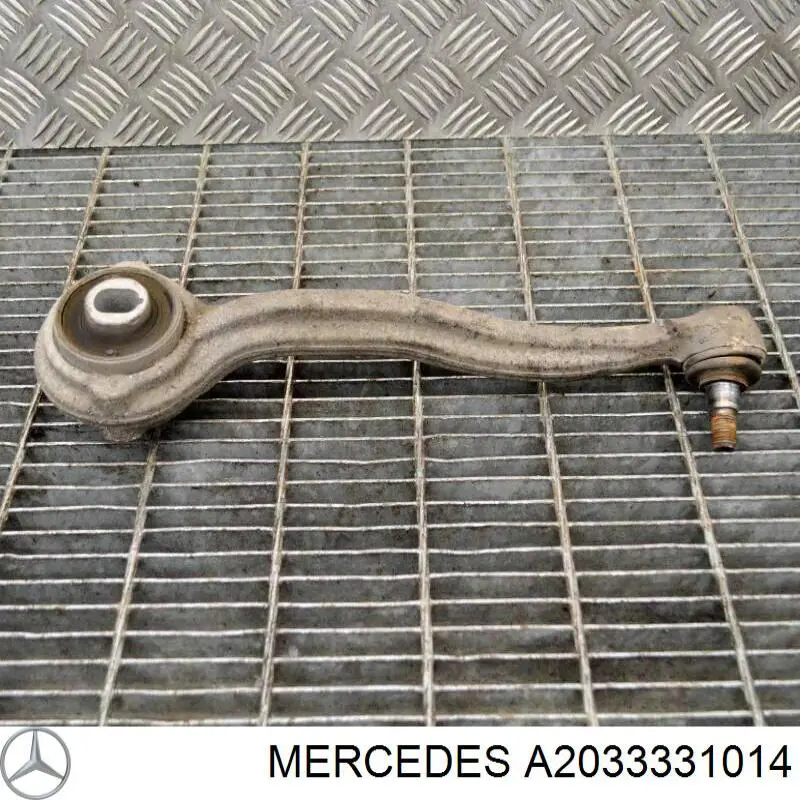 A2033331014 Mercedes Сайлентблок верхней передней подвески