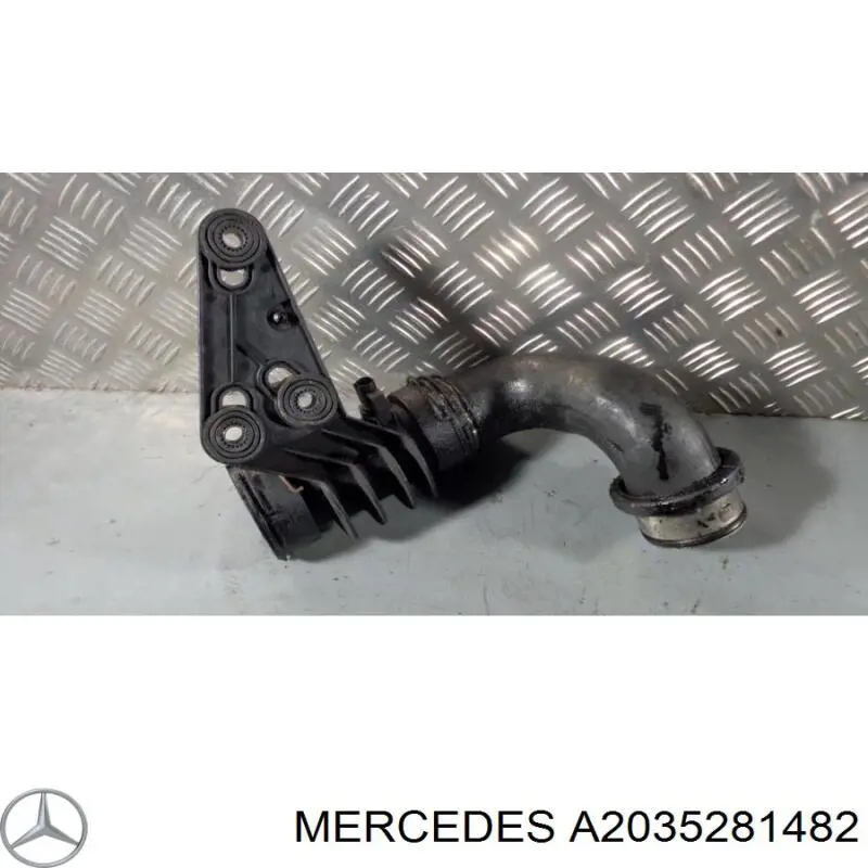 A2035281482 Mercedes шланг (патрубок интеркуллера левый)