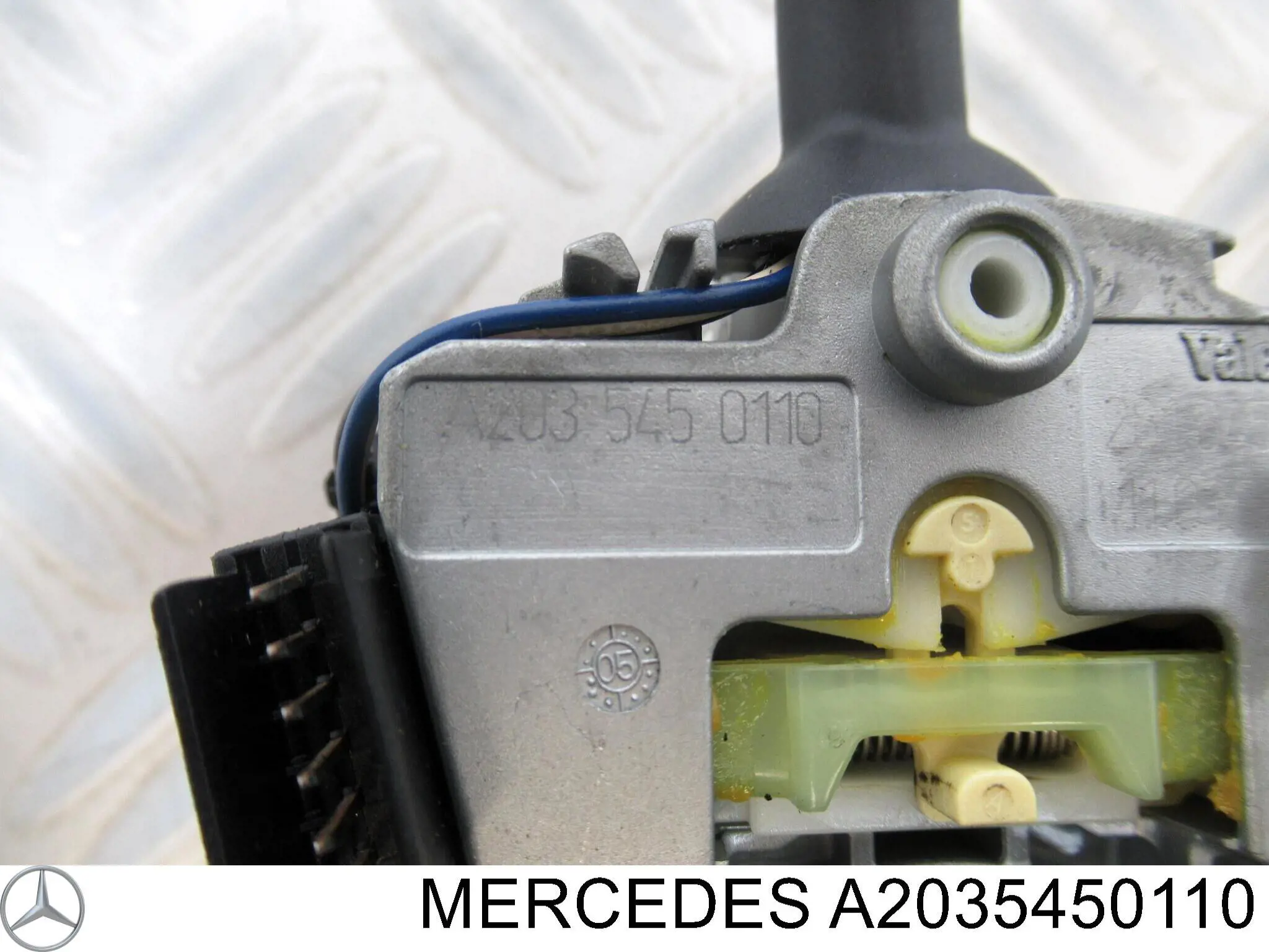 Купить A2035450110 Mercedes Левый подрулевой переключатель