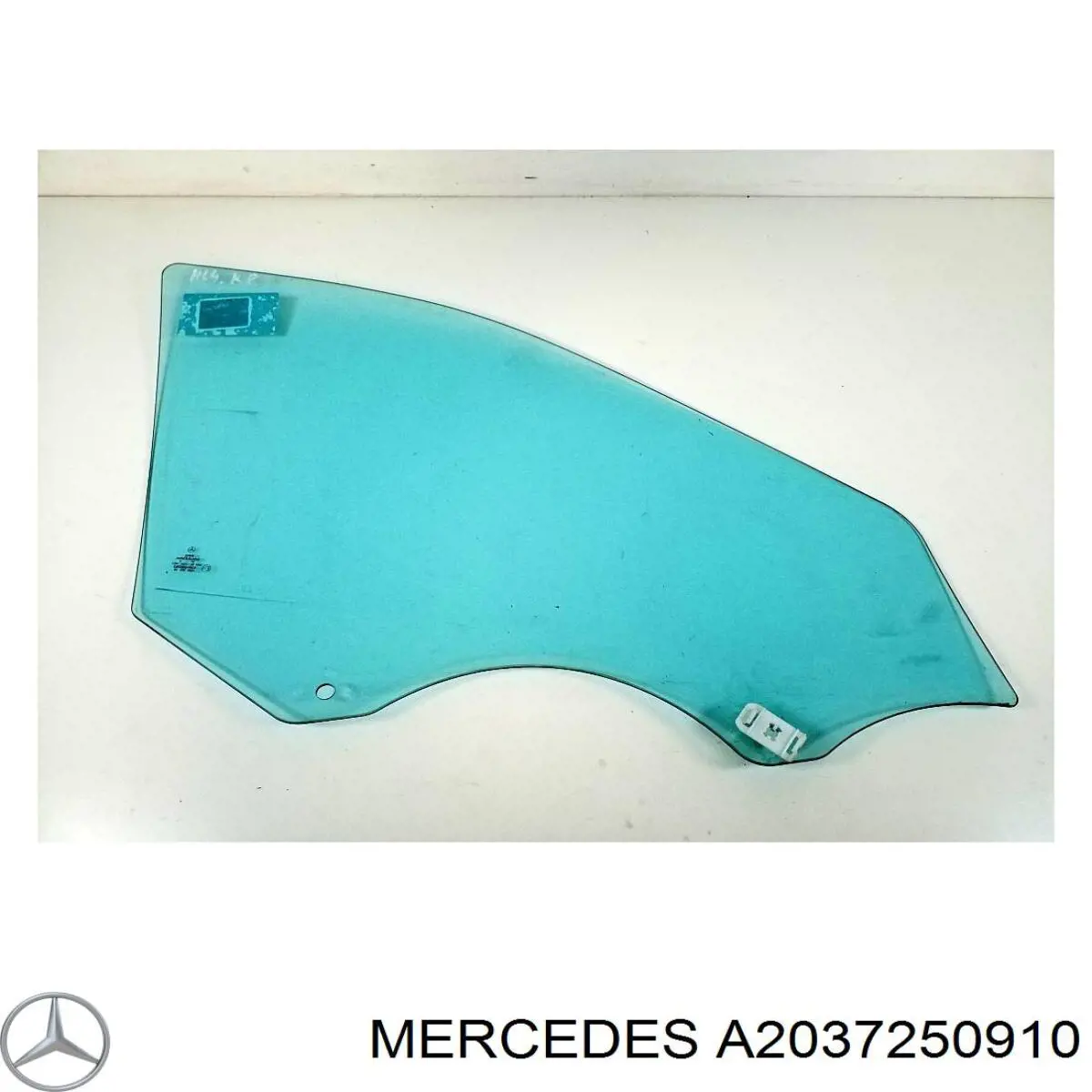 Стекло двери передней левой MERCEDES A2037250910