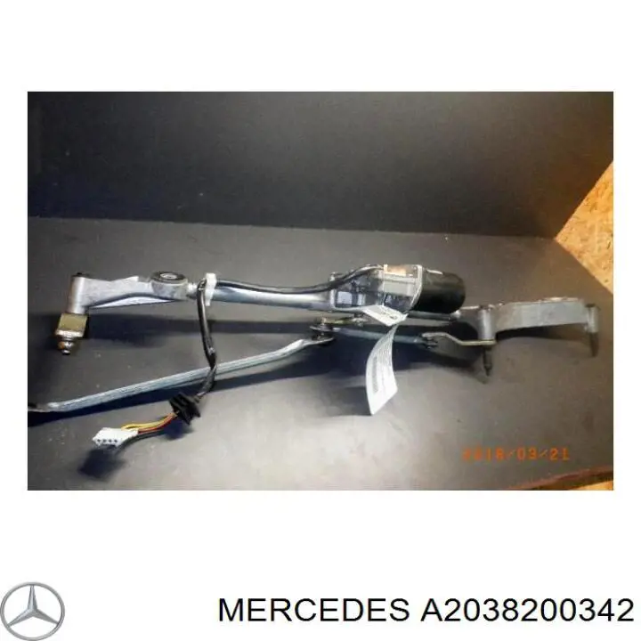 Мотор стеклоочистителя лобового стекла Mercedes A2038200342