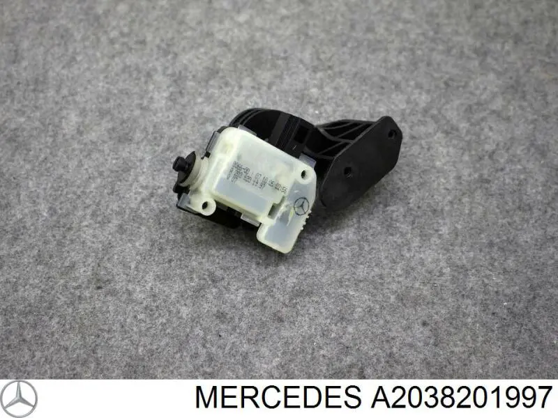 Личинка замка топливного бака Mercedes A2038201997