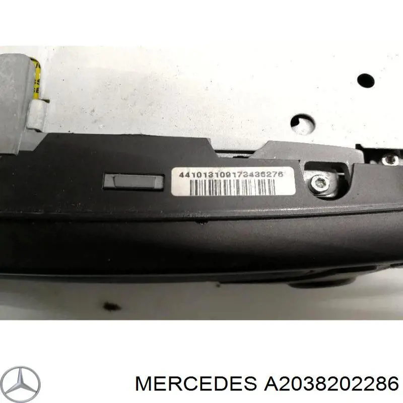 Магнитола 203820128680 Mercedes
