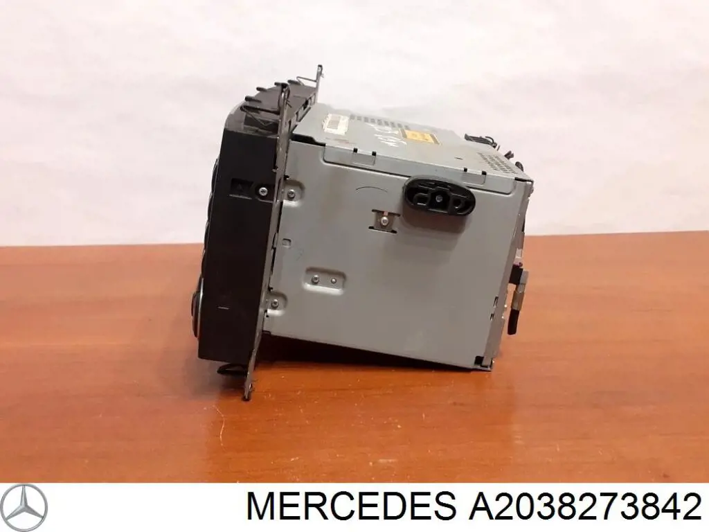Купить A2038273842 Mercedes Заводская магнитола