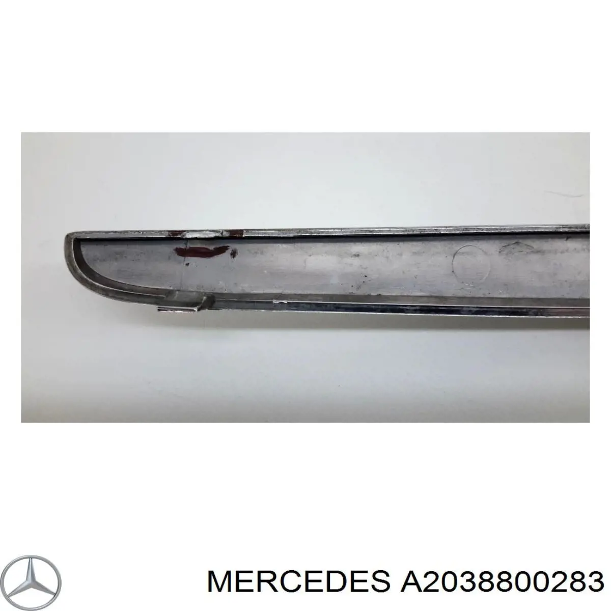 Купить A2038800283 Mercedes Молдинг решетки радиатора верхний