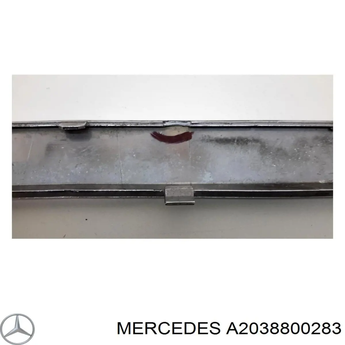 Молдинг решетки радиатора верхний Mercedes A2038800283 цена, от 14.25 USD